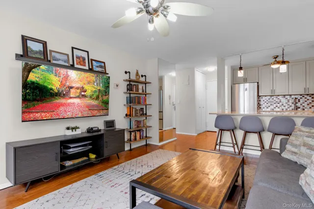 $3,995 | 340 East 93rd Street, Unit 8H | Upper East Side