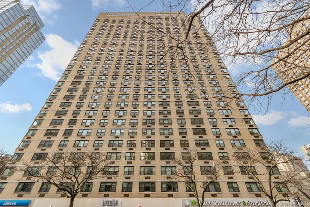 $3,995 | 340 East 93rd Street, Unit 8H | Upper East Side