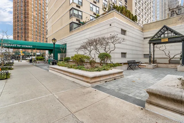 $3,995 | 340 East 93rd Street, Unit 8H | Upper East Side