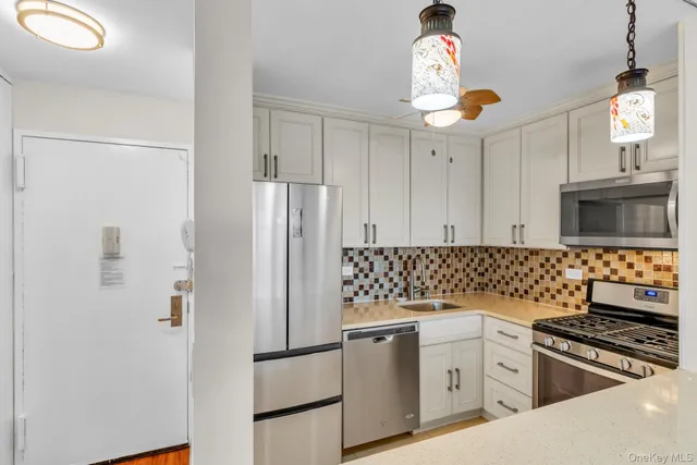 $3,995 | 340 East 93rd Street, Unit 8H | Upper East Side