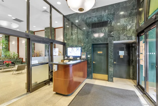 $3,995 | 340 East 93rd Street, Unit 8H | Upper East Side