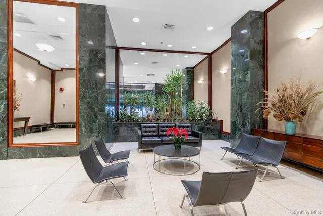 $3,995 | 340 East 93rd Street, Unit 8H | Upper East Side