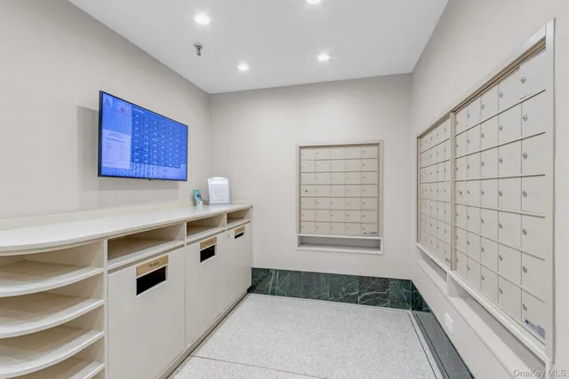 $3,995 | 340 East 93rd Street, Unit 8H | Upper East Side