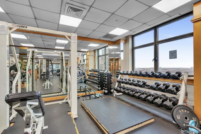 $3,995 | 340 East 93rd Street, Unit 8H | Upper East Side