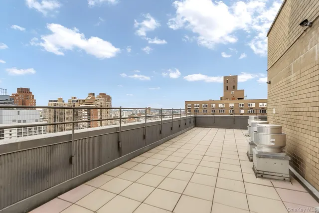 $3,995 | 340 East 93rd Street, Unit 8H | Upper East Side