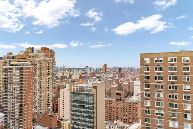 $3,995 | 340 East 93rd Street, Unit 8H | Upper East Side