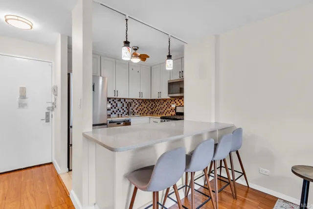 $3,995 | 340 East 93rd Street, Unit 8H | Upper East Side