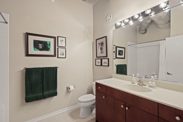 807 Davis Street, Unit 513 Evanston, IL 60201 - Photo 15 of 22