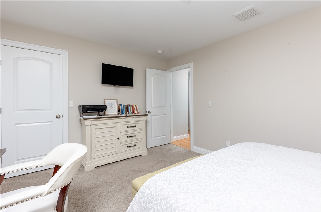 134 Cobble Hill Road Lincoln, RI 02865 - Photo 23 of 33