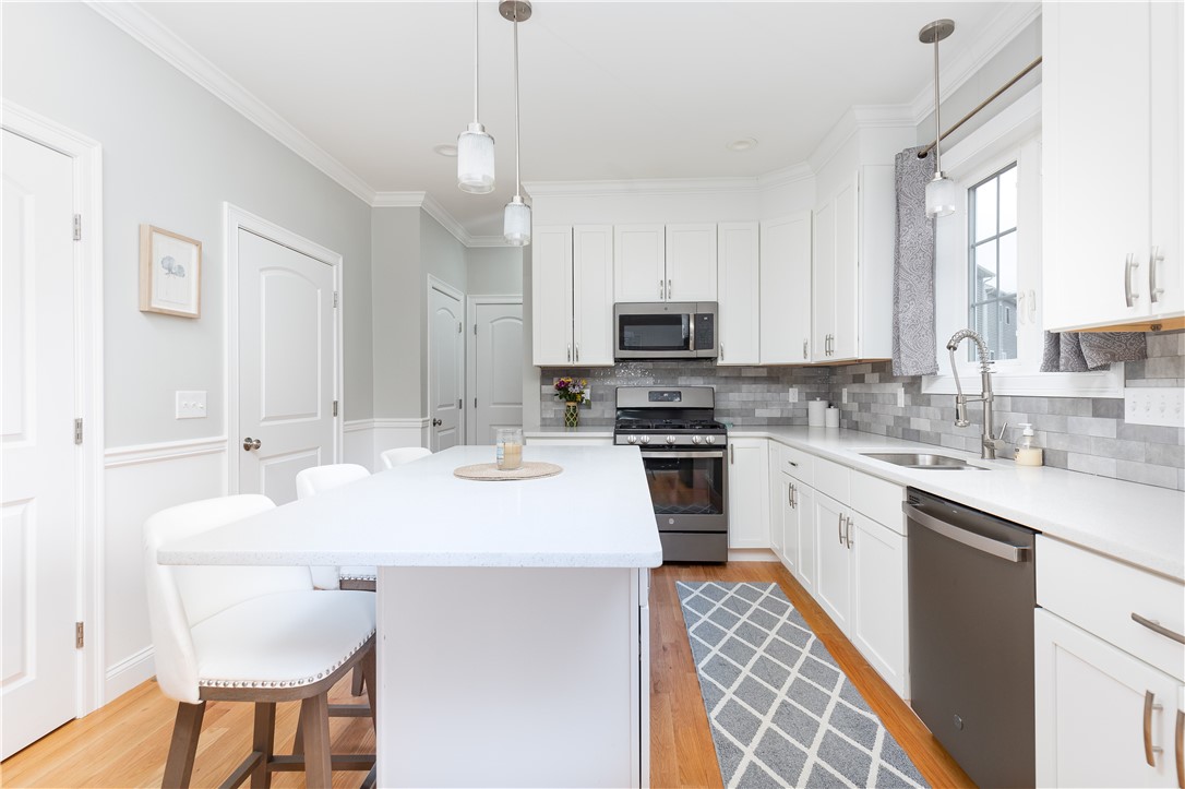 134 Cobble Hill Road Lincoln, RI 02865 - Photo 10 of 33