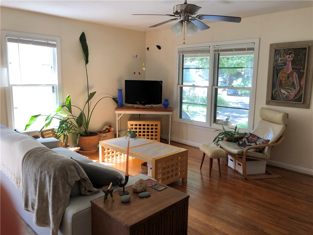 1517 Piedmont Avenue Austin, TX 78757 - Photo 2 of 20