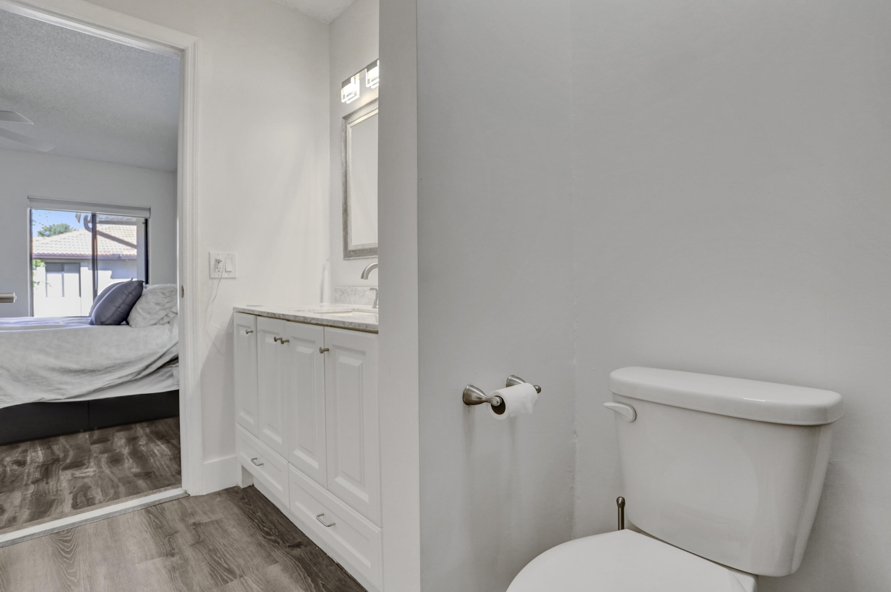300 East Club Circle, Unit 204 Boca Raton, FL 33487 - Photo 25 of 39 Master Bathroom