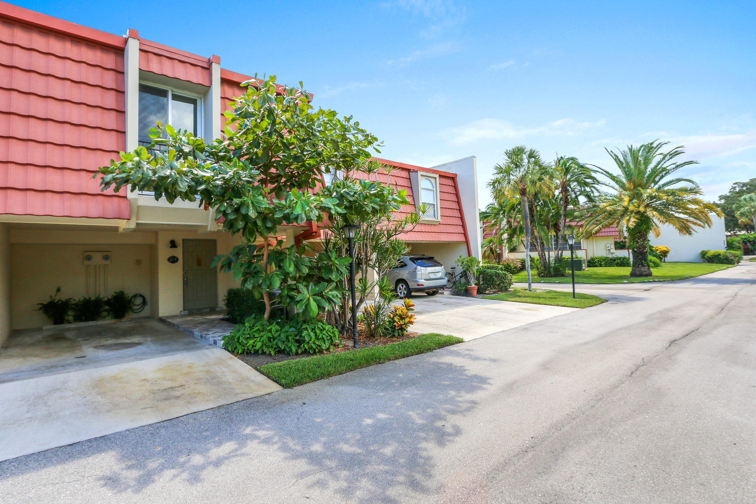 384 Golfview Road, Unit F North Palm Beach, FL 33408 - Photo 13 of 20 384 Golfview Rd North Palm-large-001-8-F