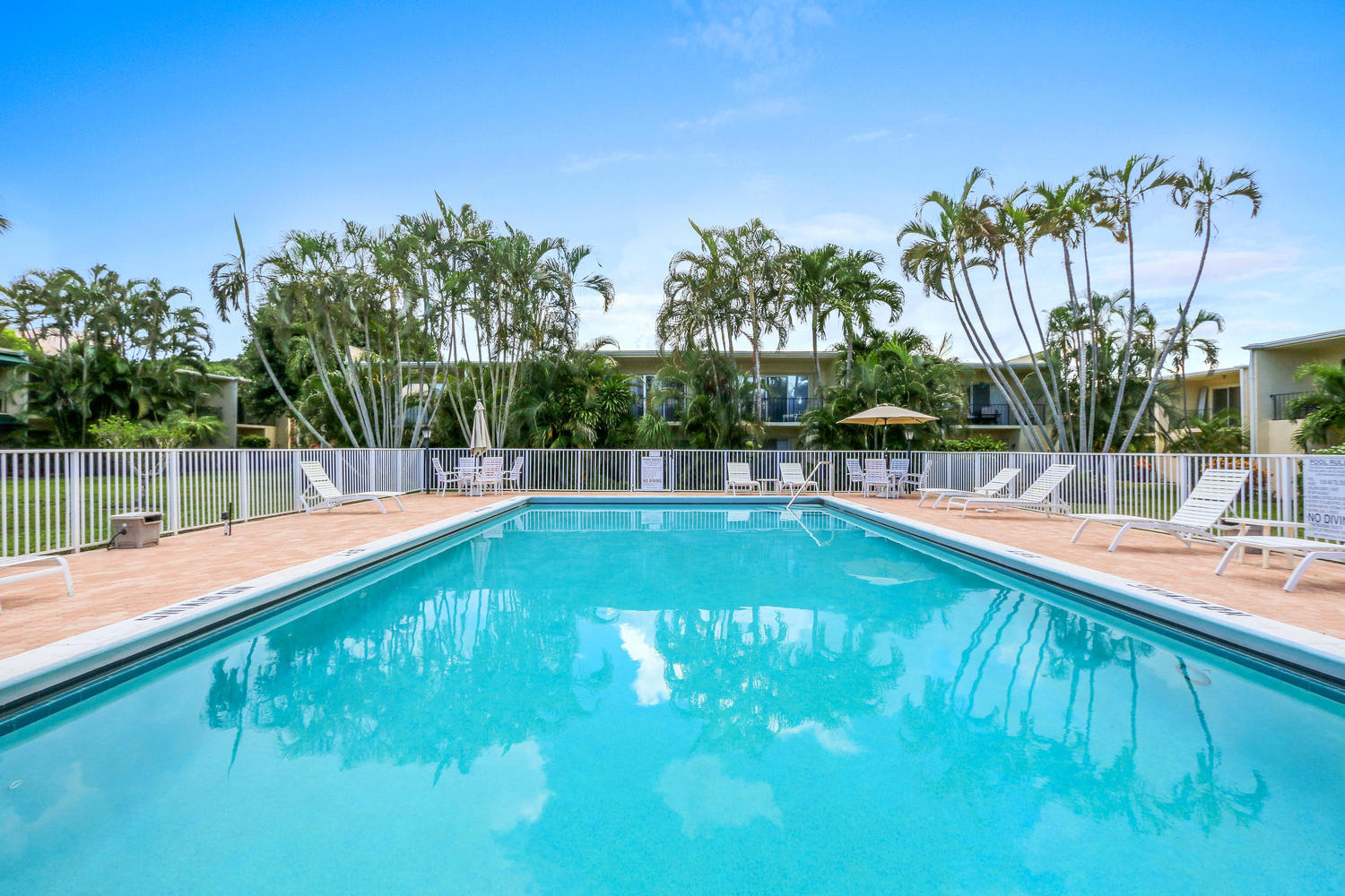 384 Golfview Road, Unit F North Palm Beach, FL 33408 - Photo 20 of 20 384 Golfview Rd North Palm-large-020-10-
