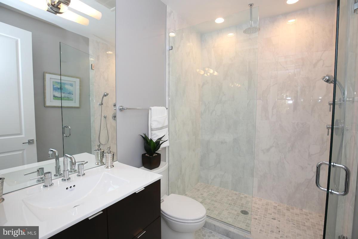 1867 Park Road Northwest, Unit 2 Washington, DC 20010 - Photo 6 of 16 Bath (Master)