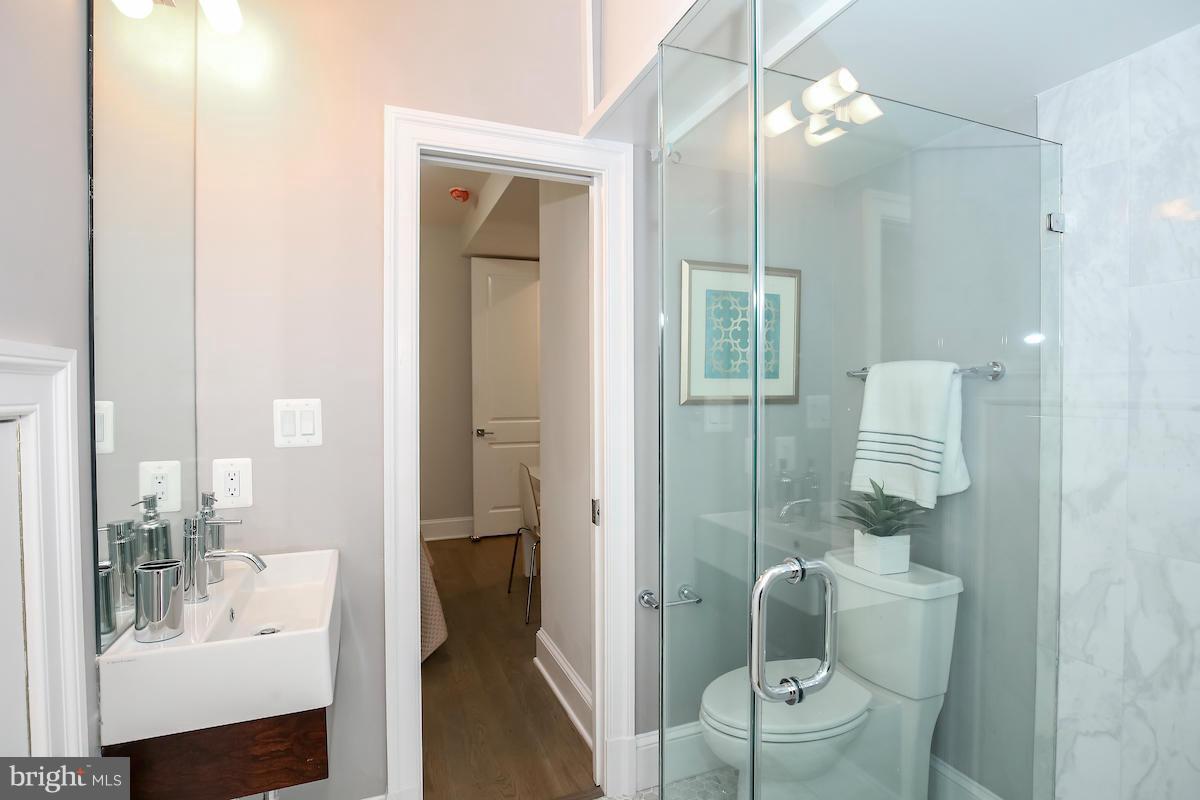 1867 Park Road Northwest, Unit 2 Washington, DC 20010 - Photo 9 of 16 Bath