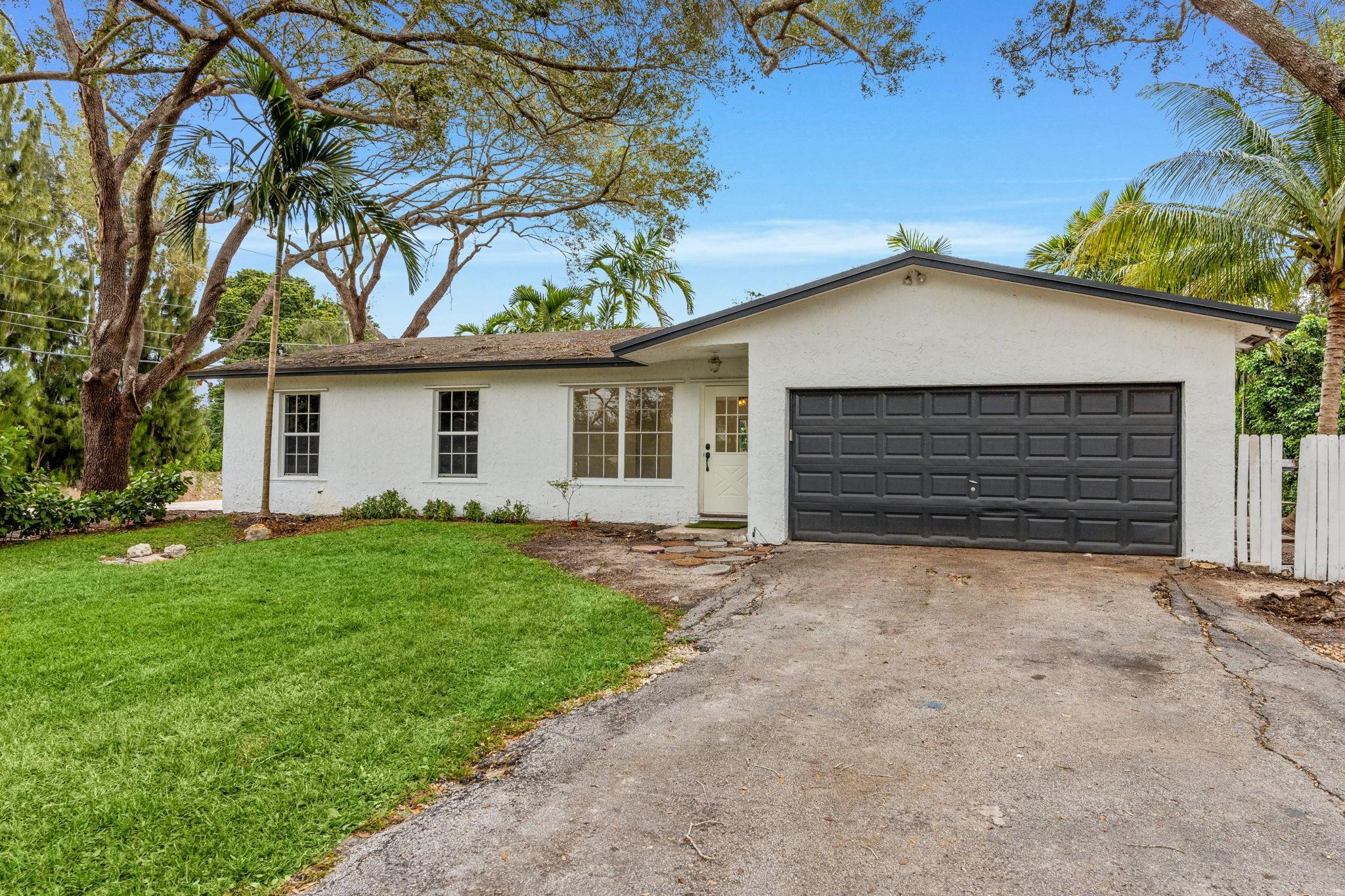 4700 Southwest 199th Avenue Southwest Ranches, FL 33332 - Photo 2 of 49 Photo 2
