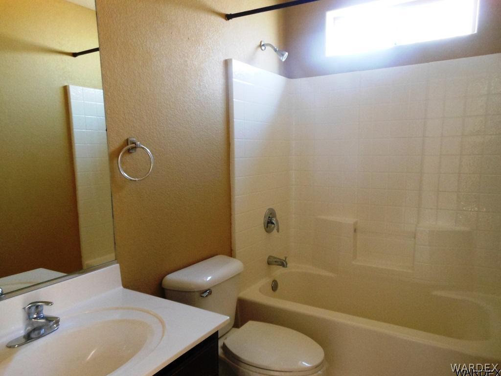 2135 Jamie Road Fort Mohave, AZ 86426 - Photo 15 of 18 Guest Bathroom