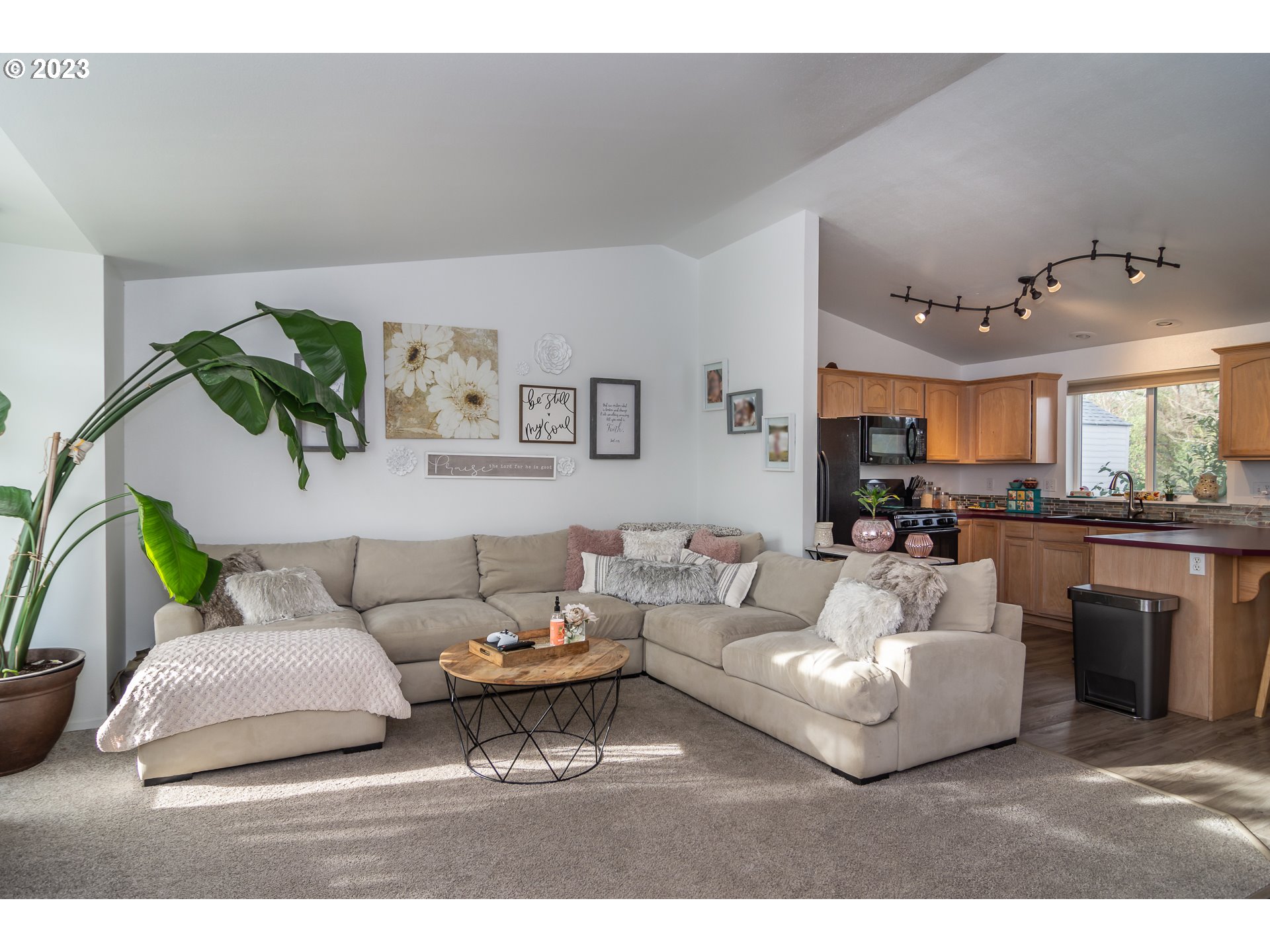 220 Northeast Rose Ridge Drive Winston, OR 97496 - Photo 2 of 32 Gallery Image 2
