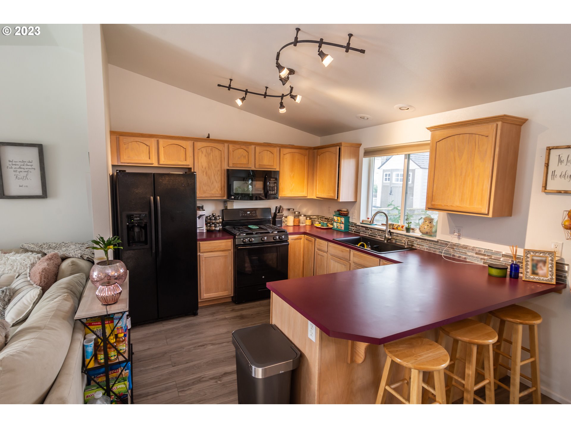 220 Northeast Rose Ridge Drive Winston, OR 97496 - Photo 6 of 32 Gallery Image 6