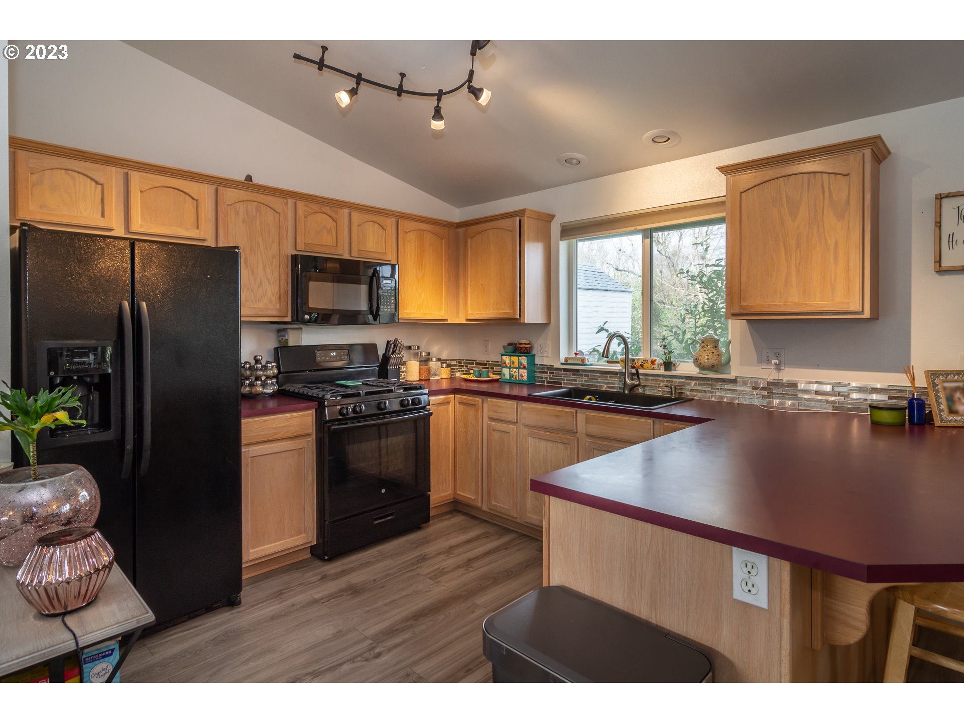 220 Northeast Rose Ridge Drive Winston, OR 97496 - Photo 7 of 32 Gallery Image 7