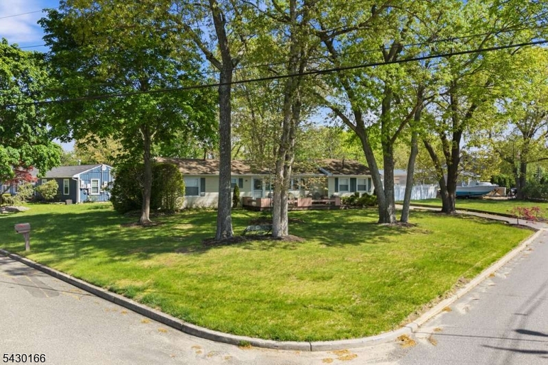 38 Clark Drive Howell, NJ 07731 - Photo 11 of 15