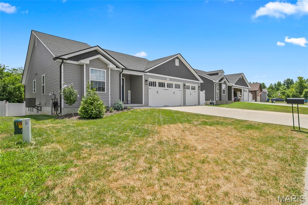 1927 Rolling Stone Boulevard Pevely, MO 63070 - Photo 2 of 34