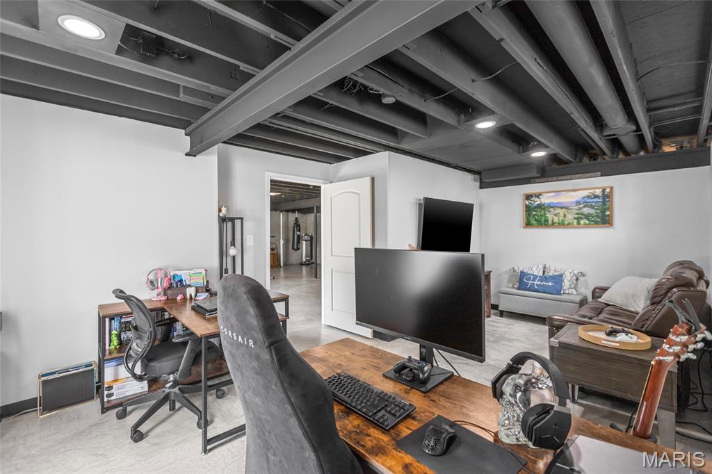 1927 Rolling Stone Boulevard Pevely, MO 63070 - Photo 32 of 34