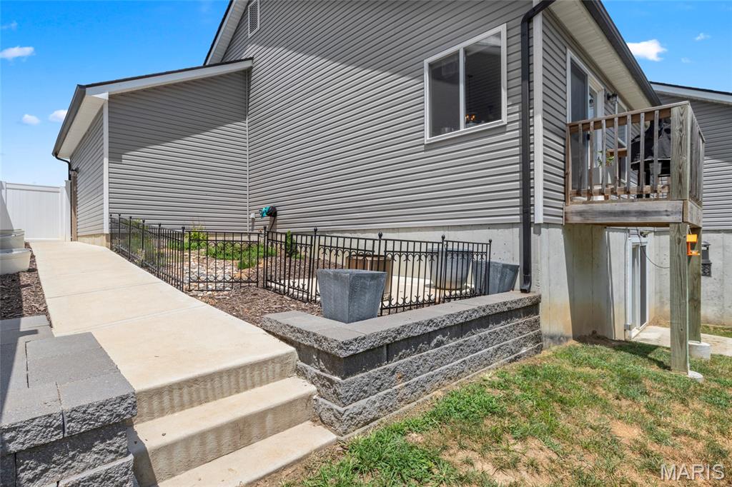 1927 Rolling Stone Boulevard Pevely, MO 63070 - Photo 4 of 34