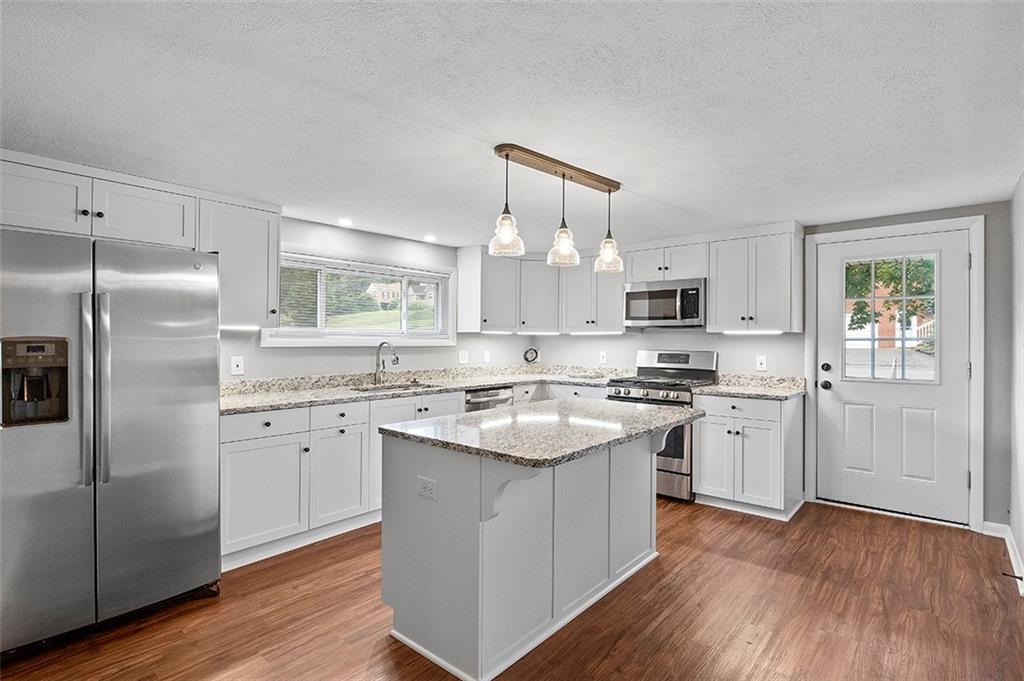 1015 Thorn Run Road Coraopolis, PA 15108 - Photo 2 of 25 Gallery Image 2