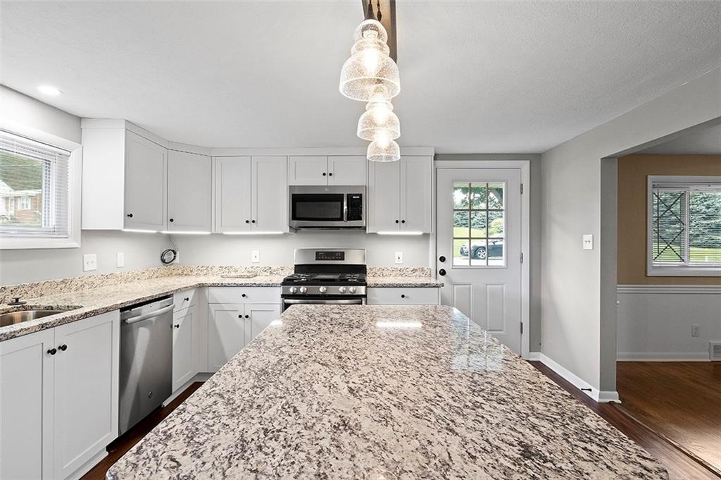 1015 Thorn Run Road Coraopolis, PA 15108 - Photo 3 of 25 Gallery Image 3