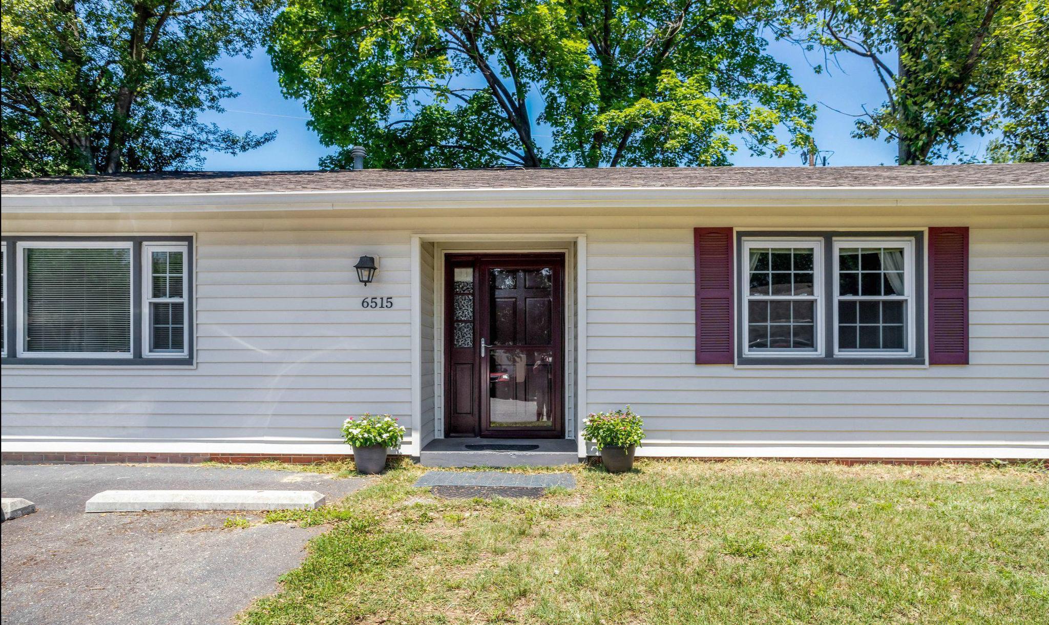 6515 Riefton Court Alexandria, VA 22310 - Photo 2 of 16 One level home with ample living space