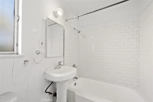 $1,950 | 1124 Cordova Street, Unit 2, Pasadena, CA 91106