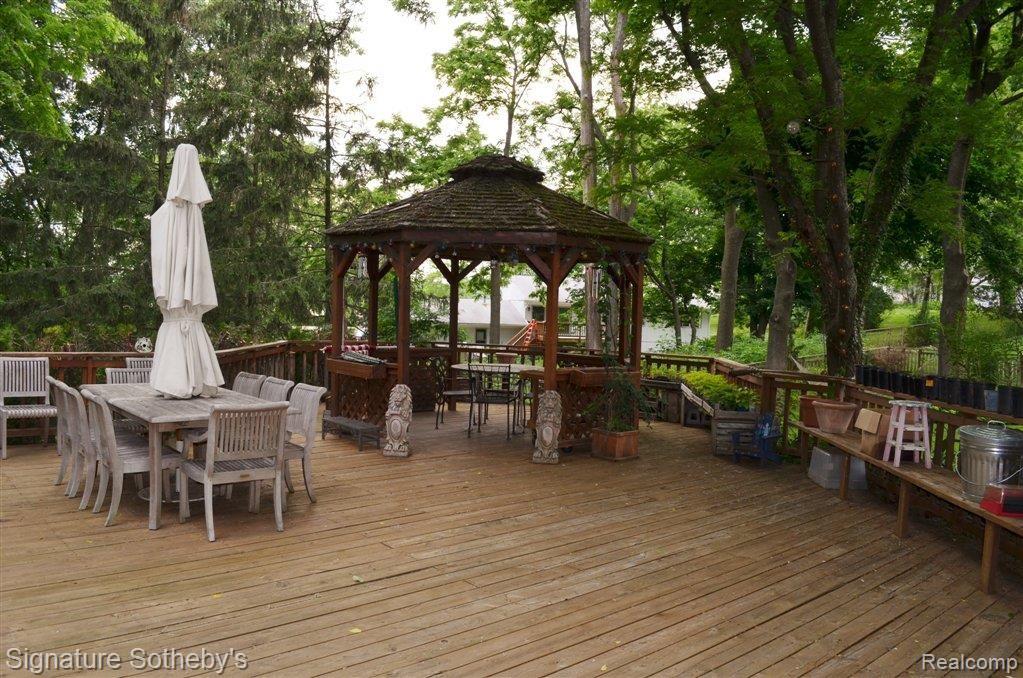 3792 West Pemberton Road Bloomfield Hills, MI 48302 - Photo 18 of 21 Gazebo