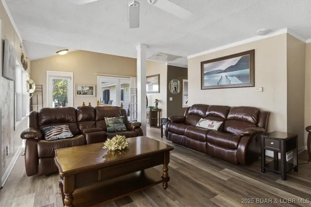 $499,000 | 376 Wundervue Circle, Climax Springs, MO 65324