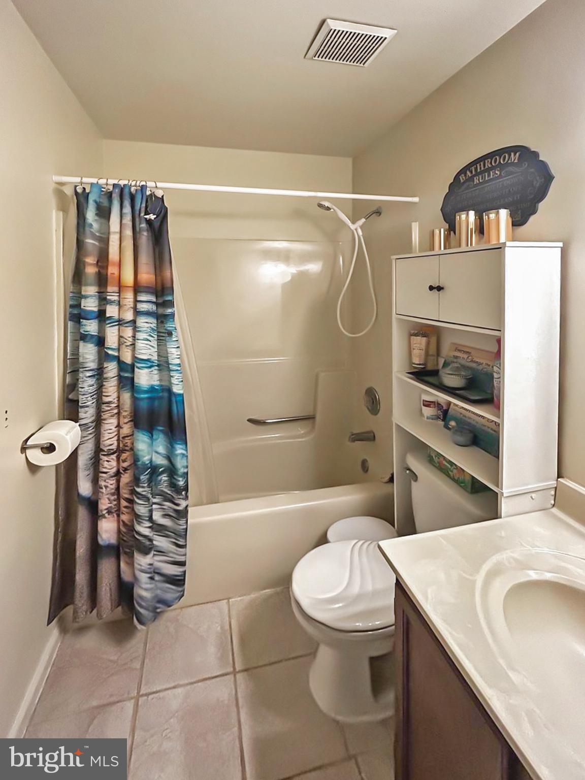 1409 Thomas Way Culpeper, VA 22701 - Photo 11 of 32 Full Hallway Bath