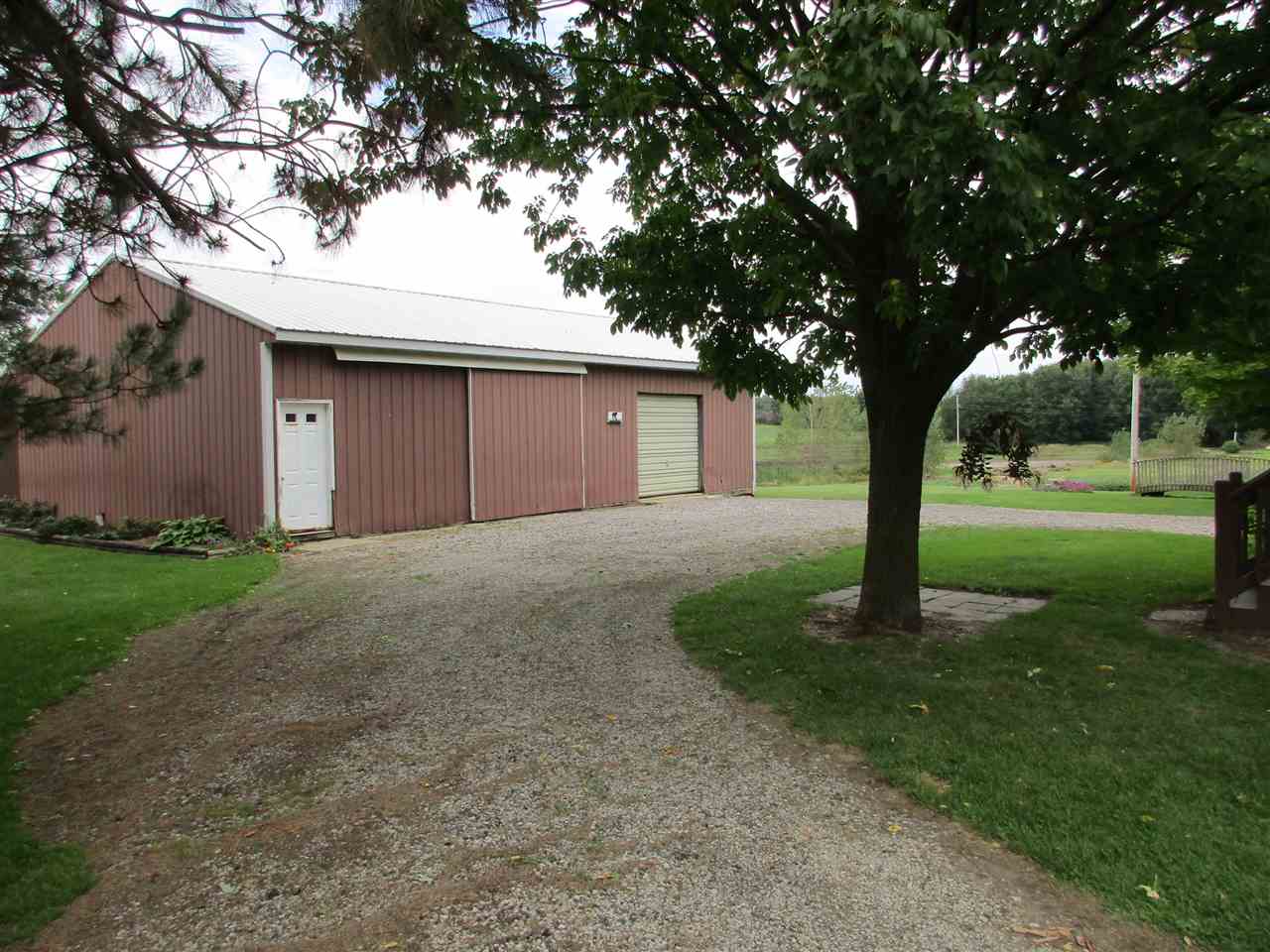 9249 Pittsburg Road Durand, MI 48429 - Photo 19 of 26 31262459-18.JPG