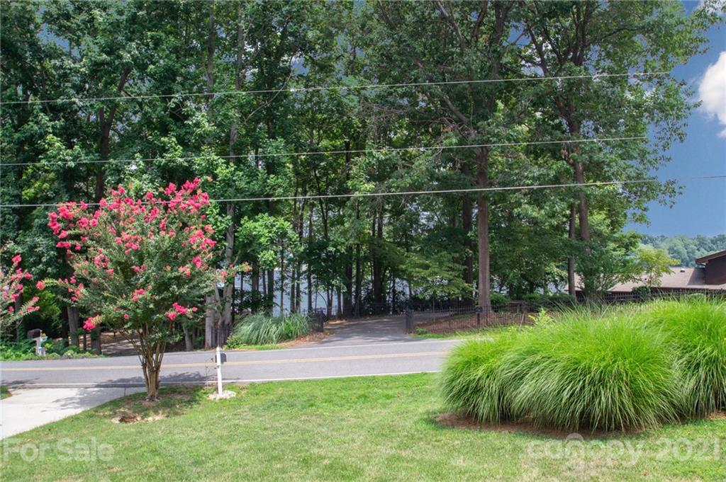 335 Beaten Path Road Mooresville, NC 28117 - Photo 4 of 21 Gallery Image 4