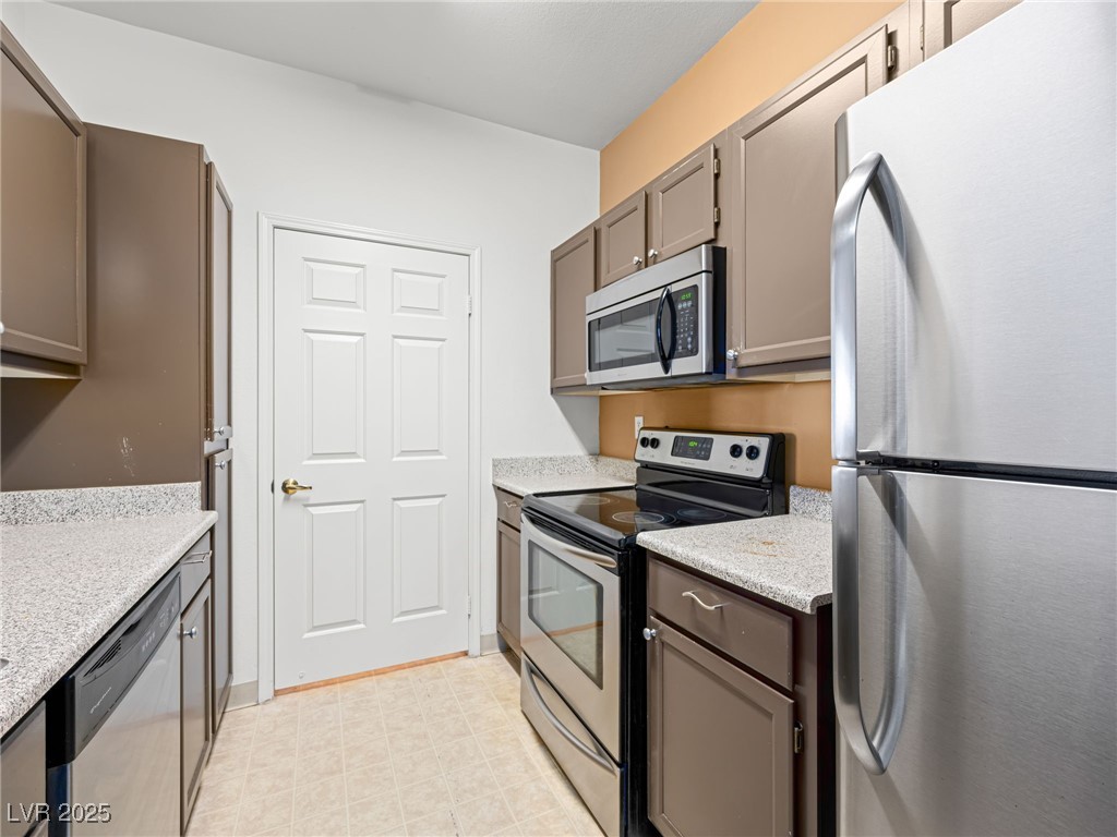 231 West Horizon Ridge Parkway, Unit 212 Henderson, NV 89012 - Photo 12 of 30
