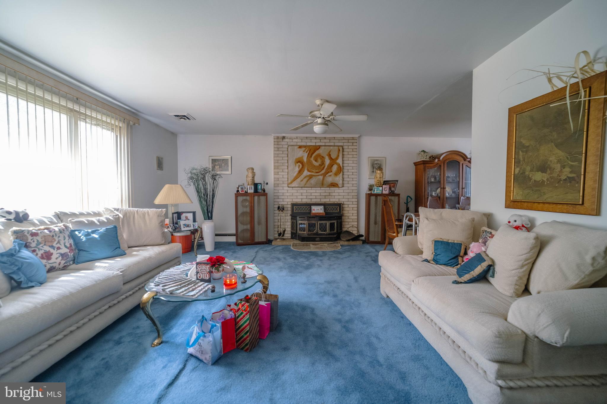 6900 Temple Hill Road Temple Hills, MD 20748 - Photo 18 of 43 a living room with furniture and a couch