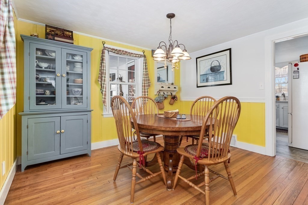 74 Wescroft Road Reading, MA 01867 - Photo 5 of 36 Gallery Image 5