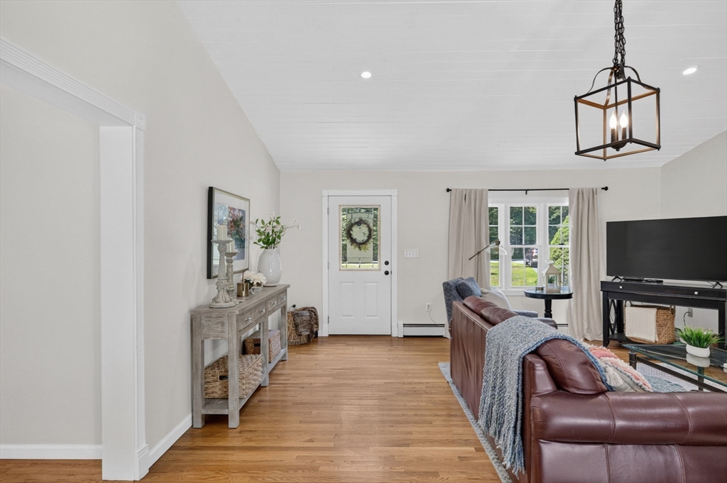 888 Walnut Plain Road Rochester, MA 02770 - Photo 18 of 42 Gallery Image 18