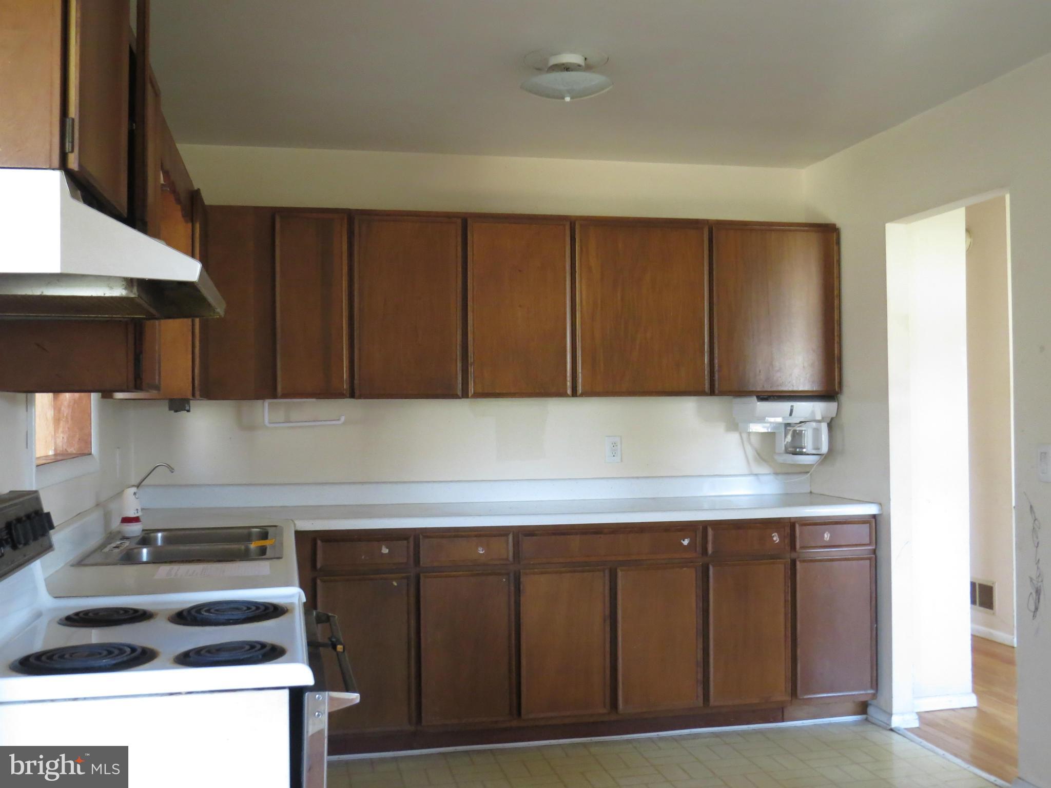 17 Porter Road North East, MD 21901 - Photo 3 of 9 Kitchen