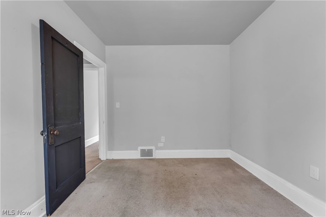 860 Greyton Road Cleveland Heights, OH 44112 - Photo 26 of 31 View of carpeted empty room