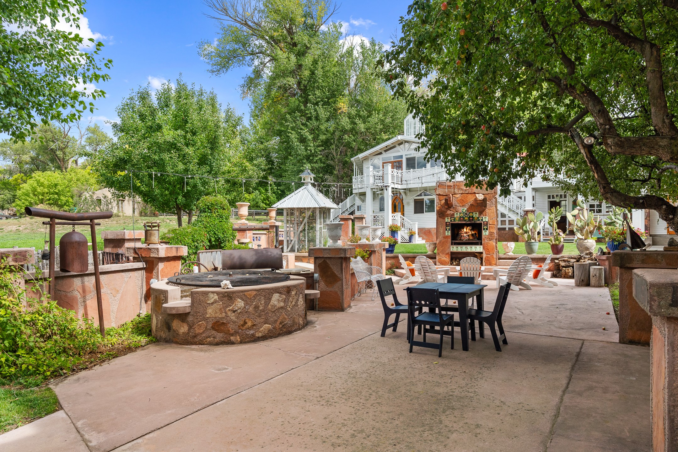 939 Kit Carson Road Taos, NM 87571 - Photo 27 of 54