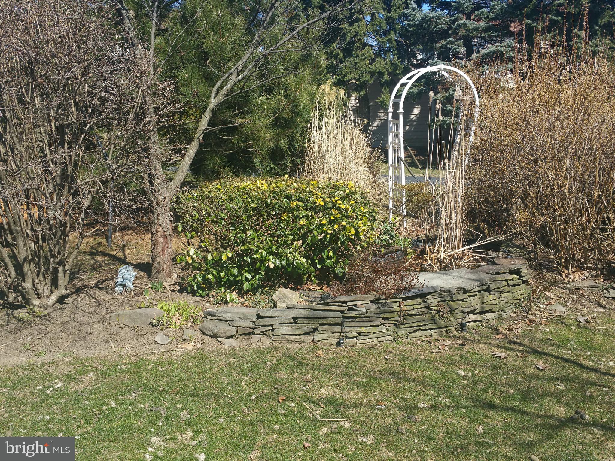 219 Lopax Road Harrisburg, PA 17112 - Photo 4 of 22 Gallery Image 4