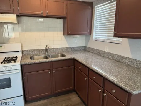 $899 | 4360 Twin View Circle, Unit 4, Las Vegas, NV 89121