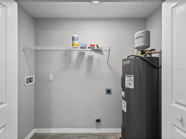 a view of utility room
