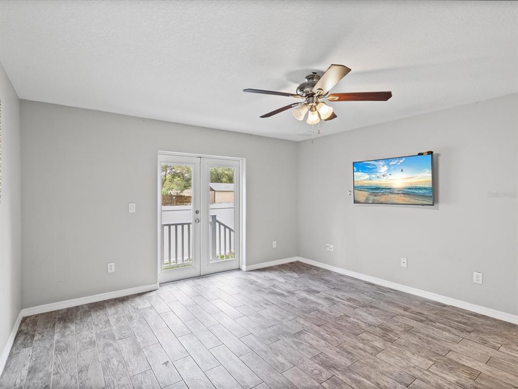 1238 Vista Way Clearwater, FL 33755 - Photo 20 of 32 a view of an empty room with a window