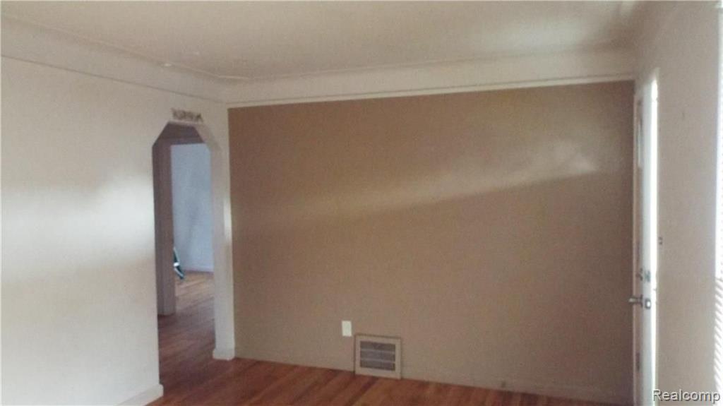 22076 Rausch Avenue Eastpointe, MI 48021 - Photo 2 of 14